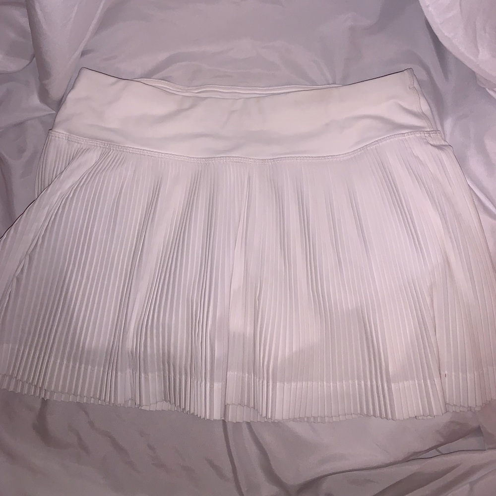 Lululemon White Pleat to Street Skirt